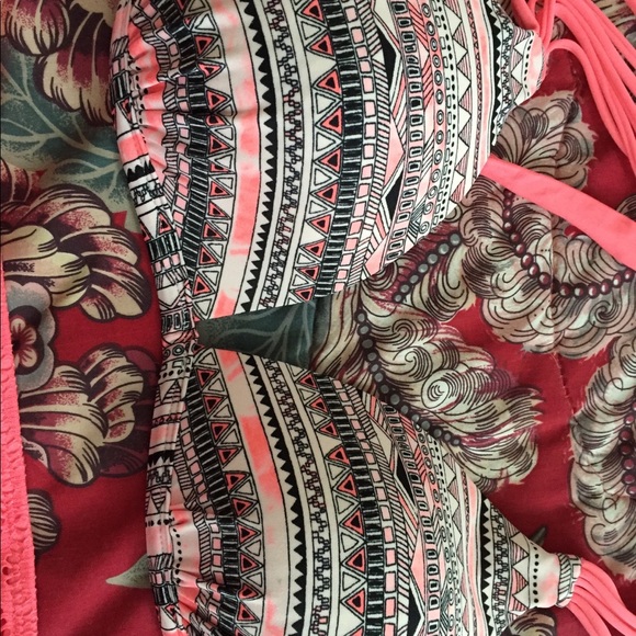 Bikini - Picture 2 of 8